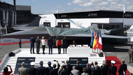 Feierliche Präsentation des FCAS-Modells in Le Bourget im Beisei...