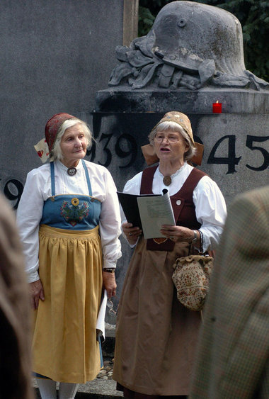 Sudetendeutsche Ende 2005 bei einer Kundgebung in Krnov in der T...