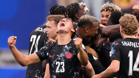 Ausnahmsweise mal nicht Eishockey: Jubelnde Kanadier