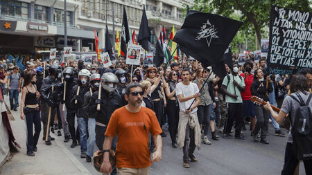 Mehr als acht Blocks: Solidarische Demonstration mit der Gemeins...