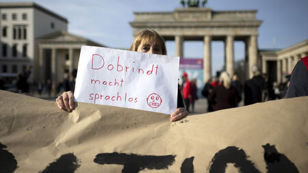Kundgebung gegen die Kürzung von Integrationskursen am 27. Febru... Kundgebung gegen die Kürzung von Integrationskursen am 27. Febru...