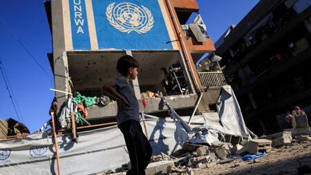 Krieg ohne Ende statt Schule: Ausgebombte UNRWA-Bildungseinricht...