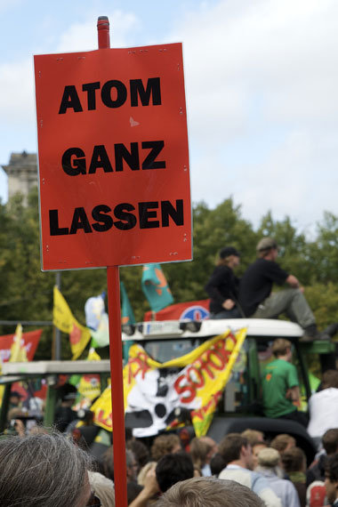 Mehr als 50000 Atomkraftgegner demonstrierten drei Wochen vor de... Mehr als 50000 Atomkraftgegner demonstrierten drei Wochen vor de...
