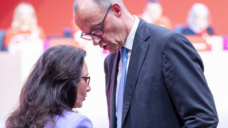Im Kahlschlagprogramm der Bundesregierung erkennt die DGB-Chefin... Im Kahlschlagprogramm der Bundesregierung erkennt die DGB-Chefin...