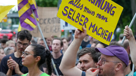 Demonstration der Initative »Deutsche Wohnen & Co. enteignen« vo... Demonstration der Initative »Deutsche Wohnen & Co. enteignen« vo...
