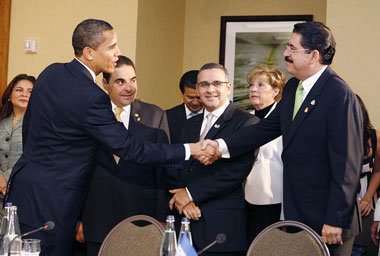 US-Präsident Barack Obama, hier beim Shakehands mit seinem Amtsk...