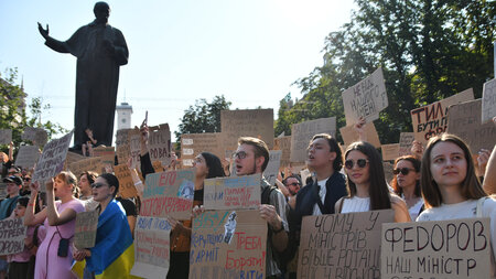 Protest gegen die Absetzung des ukrainischen Verteidigungsminist... Protest gegen die Absetzung des ukrainischen Verteidigungsminist...