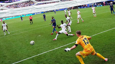 Ein Riesenvergnügen: Scheibenschießen beim Spiel um Platz 3 (Mia... Ein Riesenvergnügen: Scheibenschießen beim Spiel um Platz 3 (Mia...