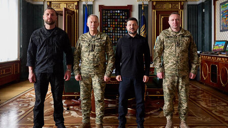 Gespielte Einigkeit: Pressefoto zur Rochade in der ukrainischen ... Gespielte Einigkeit: Pressefoto zur Rochade in der ukrainischen ...