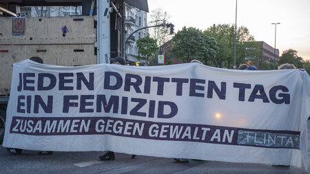 Gegen Sexismus und das Klima der Gewalt: Frauen in Hamburg wolle...