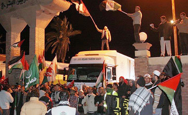 Proteste nach den Polizeiübergriffen am Hafen von Al-Arish: Teil...