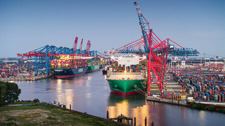 Hamburg: Viele neue Handelsziele sind über Land erreichbar. Sich... Hamburg: Viele neue Handelsziele sind über Land erreichbar. Sich...