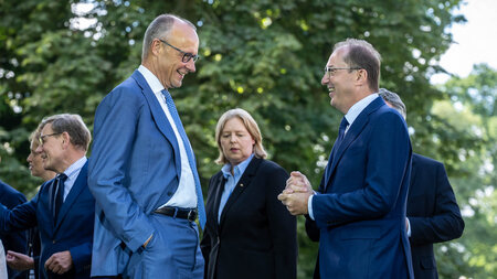 Das politische Personal der herrschenden Klasse erfreut das Wach... Das politische Personal der herrschenden Klasse erfreut das Wach...
