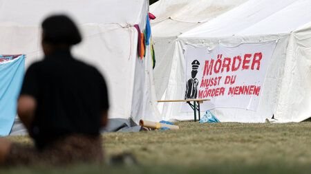 »Mörder musst du Mörder nennen!«: Aufgeschlagene Zelte des »Rhei...