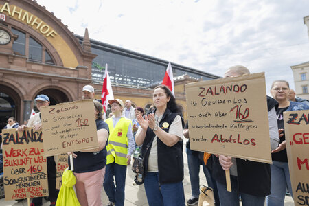 Mehrere hundert Menschen protestierten gegen die Schließung des ...