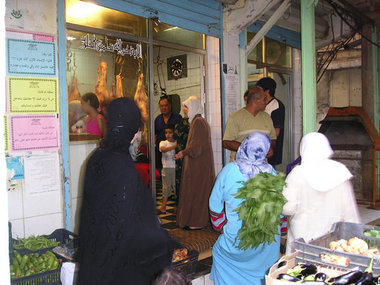 Karges Angebot im Lebensmittelladen in Burj Al Barajneh