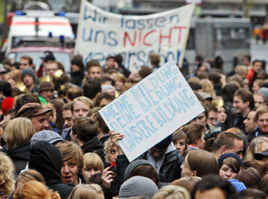 Proteste gegen die desaströse Bildungspolitik. Düsseldorf (NRW),...