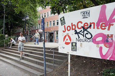 17 Prozent Arbeitslosigkeit verwalten – Arbeitsagentur in Neuköl...