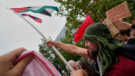 Palästinasolidarische Proteste gegen die israelische Botschaft (...