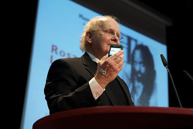 Emotionaler Höhepunkt auf der Rosa-Luxemburg-Konferenz:
Gr&