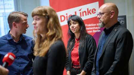 Die Berliner Linke-Spitze um Elif Eralp am Dienstag in Berlin