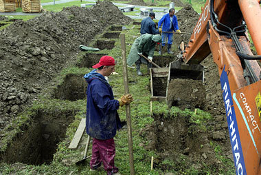 Potocari in der Nähe von Srebrenica, Juli 2005. Gräber für mosle... Potocari in der Nähe von Srebrenica, Juli 2005. Gräber für mosle...