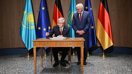 Wirtschaftsverträge für fast zwei Milliarden Euro lagen zur Unte...