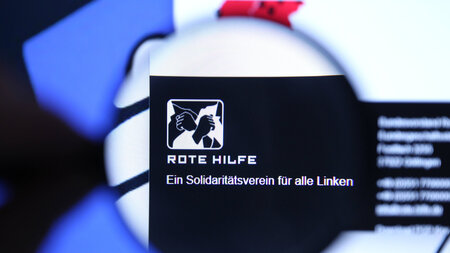 Mitglied in der Roten Hilfe kann man auch online werden: Website... Mitglied in der Roten Hilfe kann man auch online werden: Website...