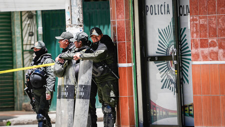 Die Bekämpfung des »Narkoterrorismus« ist nun auch in Bolivien P... Die Bekämpfung des »Narkoterrorismus« ist nun auch in Bolivien P...