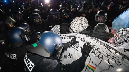 Bereits am Mittwoch hatte die Polizei in Berlin eine Solidarität... Bereits am Mittwoch hatte die Polizei in Berlin eine Solidarität...