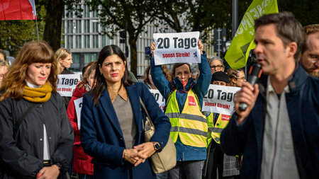 Klare Adressaten: Kerstin Wolter (Die Linke, l.), Derya Çağlar (...
