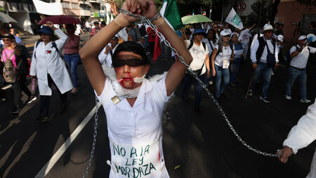 Nichts zu verlieren als ihre Ketten: Proletarier im Streik (Mexi... Nichts zu verlieren als ihre Ketten: Proletarier im Streik (Mexi...