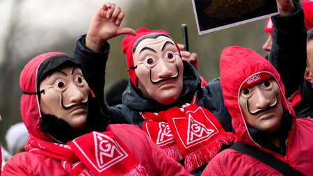 Wütende Metaller dürften bald wieder vor der Konzernzentrale in ...