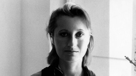 Eine Komik zum Verzweifeln: Elfriede Jelinek (1986)