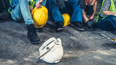 Auf die Straße gesetzt. Im Westen gab es neue Arbeitsplätze in P...