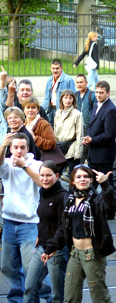 Stadtkewitz (im Anzug) bei einer Demonstration in Pankow am 28. ...