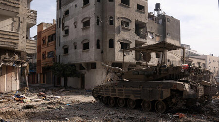 Vermutlich mit Bauteilen aus der BRD: Merkava-Panzer zerstört Ga... Vermutlich mit Bauteilen aus der BRD: Merkava-Panzer zerstört Ga...