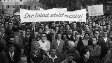 Klare Botschaft. Gewerkschaftsdemonstration gegen die NPD (Ruhrg... Klare Botschaft. Gewerkschaftsdemonstration gegen die NPD (Ruhrg...