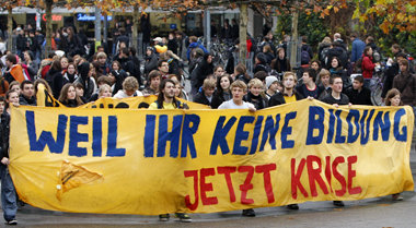 Der Bundesregierung konnten die Schüler und Studenten mit ihren ...