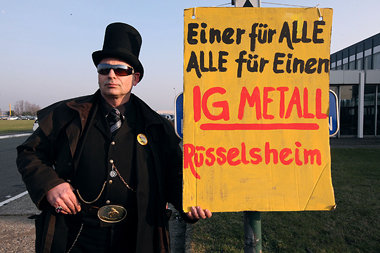 Glück kann man immer gebrauchen. IG-Metaller in Schornsteinfeger...