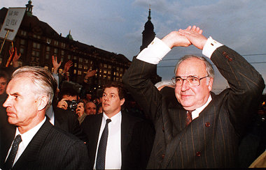 Kein Anschluß unter dieser Nummer? Hans Modrow und Helmut Kohl i...
