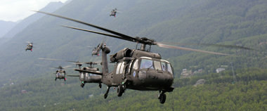 Diese Black-Hawk-Hubschrauber gehören zu den Waffensystemen, die...