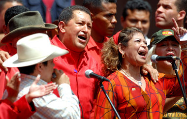 Wahlkampfauftakt mit Gesang: Chávez mit Begleitung am Samstag in...