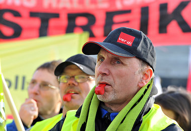 Raus aus der Amtsstube, an die frische Luft! So auch in Halle an...