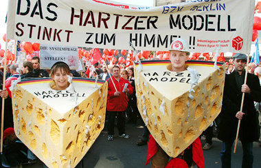 Am 2.Oktober 2004 demonstrierten mehrere zehntausend Menschen in...