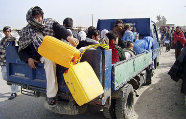 Flucht vor den Befreiern – afghanische Familien aus Marja am Sam...