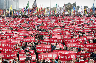 50000 Arbeiter demonstrierten im November in Seoul gegen das neu...