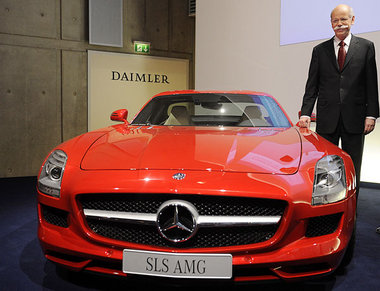 Auf seine teuren Dreckschleudern mag Daimler-Chef Dieter Zetsche... Auf seine teuren Dreckschleudern mag Daimler-Chef Dieter Zetsche...