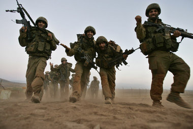 Armee-PR: Israelische Soldaten, hier am Dienstag nahe Malkiya, s...