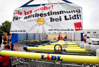 Protest gegen Arbeitsbedingungen bei Lidl, Rostock, 4. Juni 2007